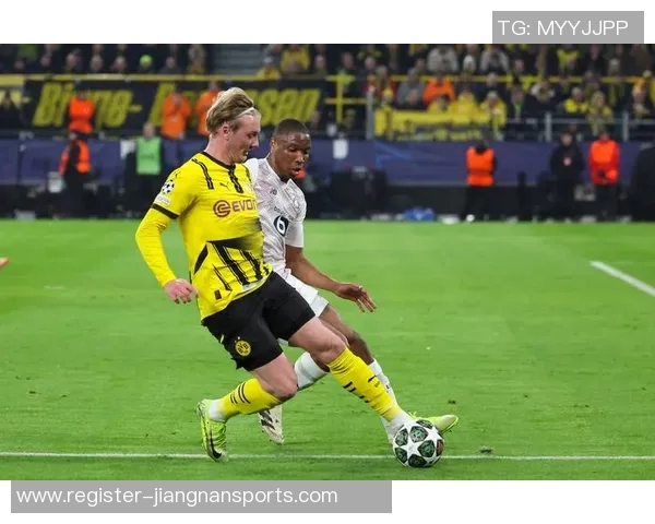 武汉网球队在世界锦标赛中的团队协作表现与欧冠足球的精彩对比分析 武汉网球队在世界锦标赛中的团队协作表现与欧冠足球的精彩对比分析