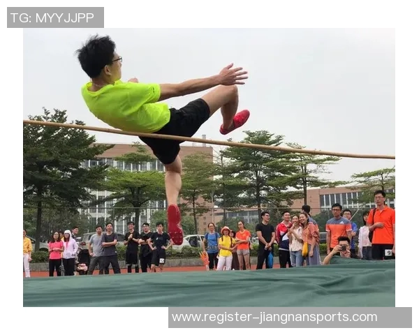 广州攀岩队在极限运动会中以98分领先积分榜展现实力