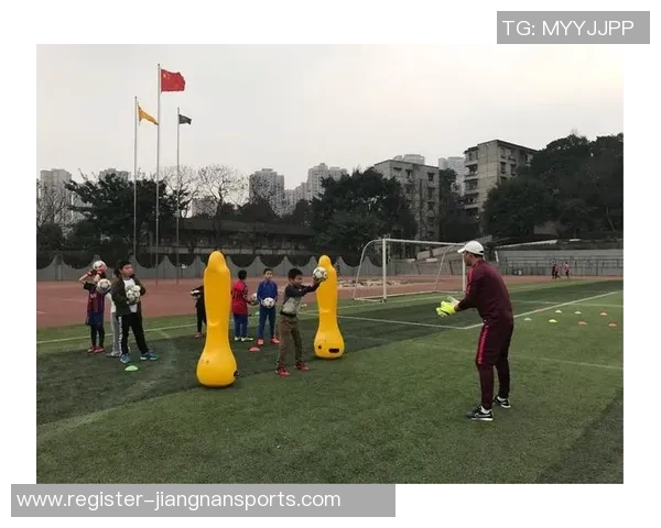 重庆篮球队耐力提升策略与训练方法全面分析