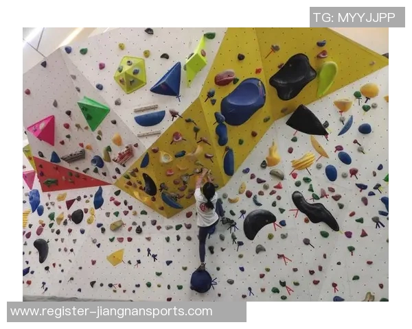 运动数据攀岩深度探索杭州攀岩队的防反策略与训练技巧揭秘